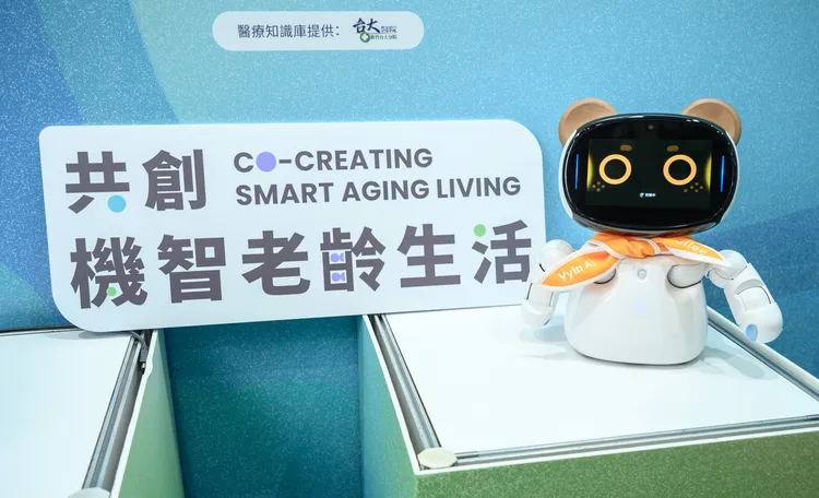 「桔利 Gilee」結合可控AI與人形互動設計，能即時理解長者需求並回應，成為居家照護場域中安心可靠的陪伴者。女媧創造