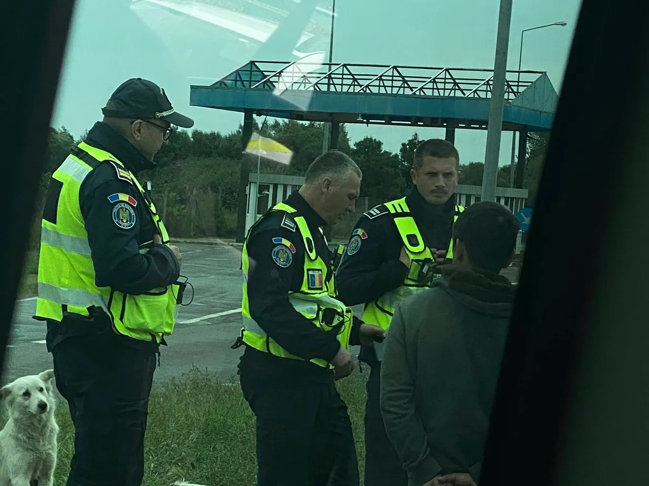 警方指台湾驾照在当地不合法。翻摄自下一站去哪粉丝团