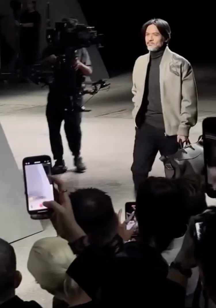 馮德倫為愛馬仕走秀。翻攝IG影片