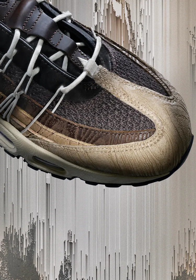 鞋面木紋靈感源自二胡、琵琶、古箏等樂器的雕花工藝。品牌提供