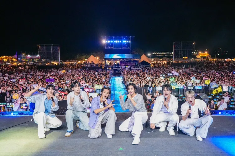 Ozone文廷（左）側翻一度腳滑。桃園市政府提供