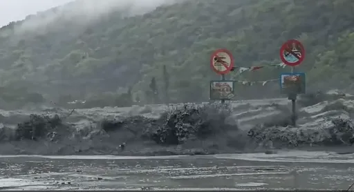 馬太鞍溪橋沖毀 凶猛泥流太恐怖!花縣府:第二波溢流水量更大