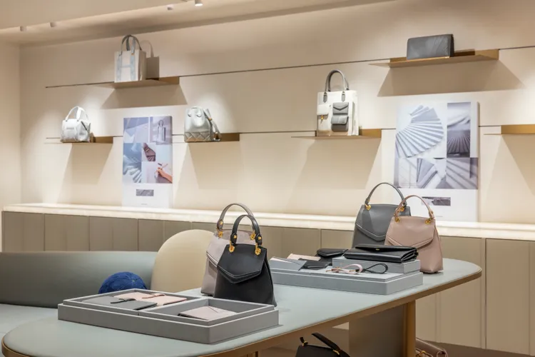 新店空間結合皮革藝術與精品設計。品牌提供