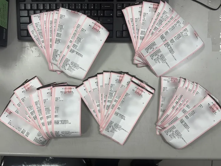 警方舉發郭嫌違規項目多達45項，罰金高達近30萬元。翻攝畫面