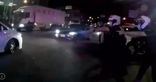 三重警抓車手轟22槍畫面曝光!衝撞8輛車 先吃45張罰單