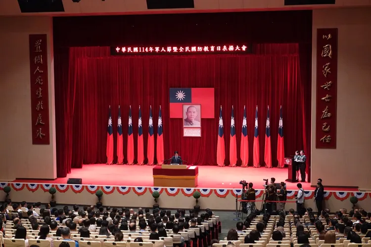 114年軍人節暨全民國防教育日表揚大會上午在國防部舉行，賴總統、國防部長顧立雄、參謀總長梅家樹及績優官兵出席。莊宗達攝