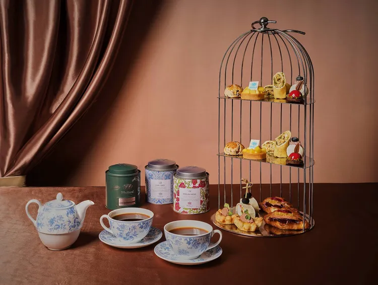 大廳酒吧「逸廊」攜手英國百年茶飲品牌Whittard推出秋季限定午茶饗宴。台北新板希爾頓酒店提供
