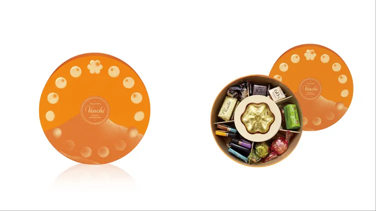 Venchi綺月玲瓏禮盒內含花型巧克力、精選巧克力，1790元。品牌提供