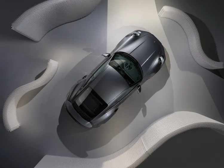 全新911 Turbo S外觀導入專屬「Turbonite 渦輪黑」細節點綴。業者提供