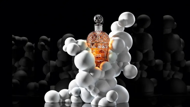 藝術沙龍白日夢淡香精白瓷氣球藝術蜂印瓶。品牌提供