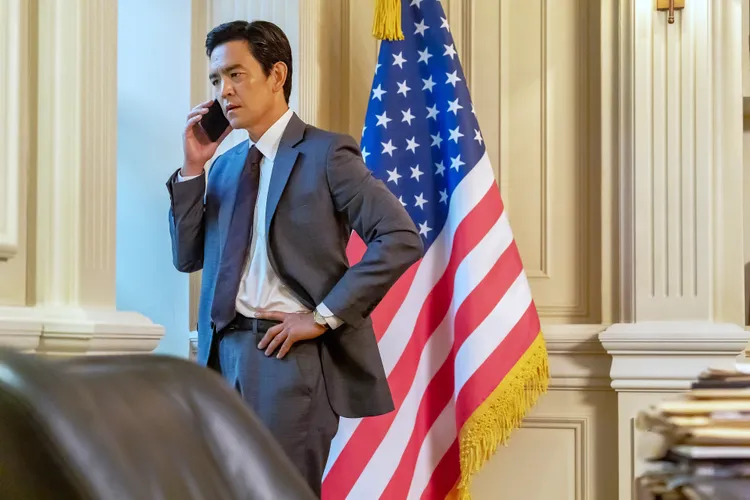 《暴風圈》是趙約翰首次參與韓國原創作品演出，在本劇中擔任美韓政府間的關鍵要角之一。