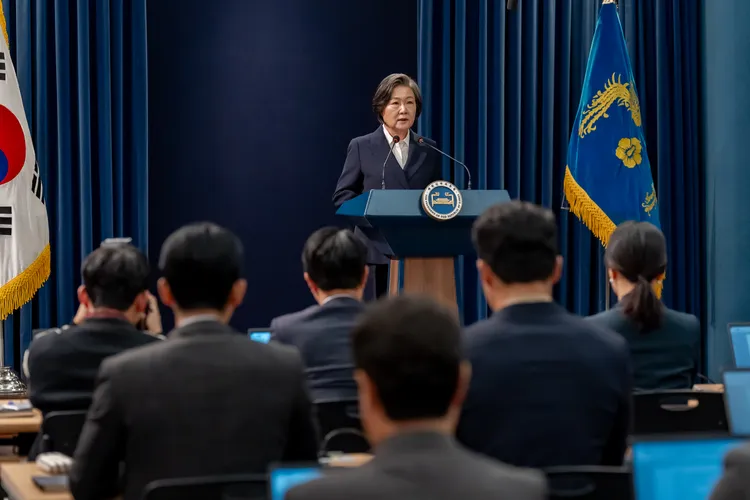 「國民媽媽」金海淑能演出寬容仁慈的母親，也能扮演惡毒奸詐的女人！這次飾演老謀深算的現任總統，也是個一肚子秘密的角色呀！