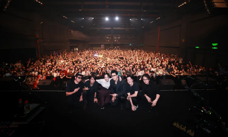 楊乃文在上海live house開唱。亞神提供