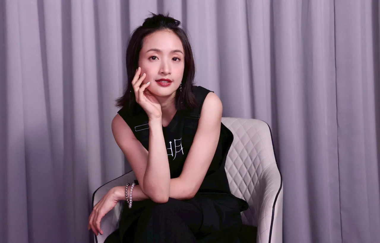 林依晨升格二宝妈。庄宗达摄