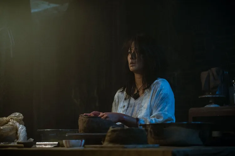 周采詩《泥娃娃》遊走禁忌邊緣，拍攝時心臟不適醫院看診竟查無病因。天予電影提供