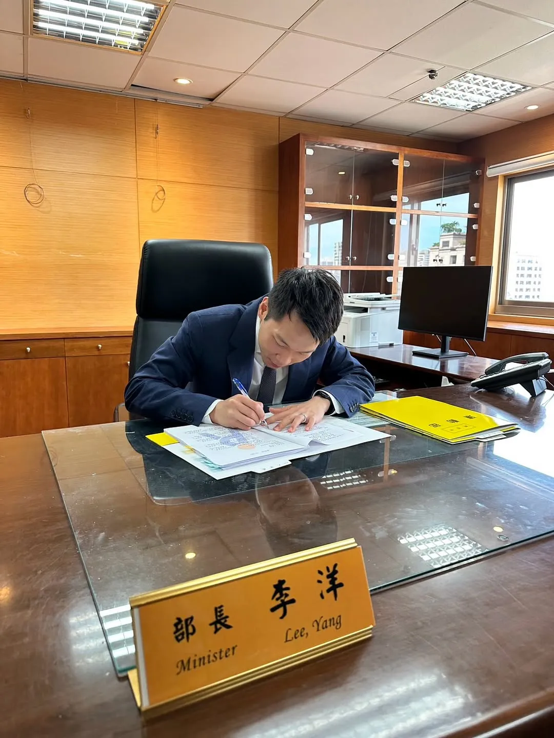 李洋上班第一天。 翻攝李洋IG