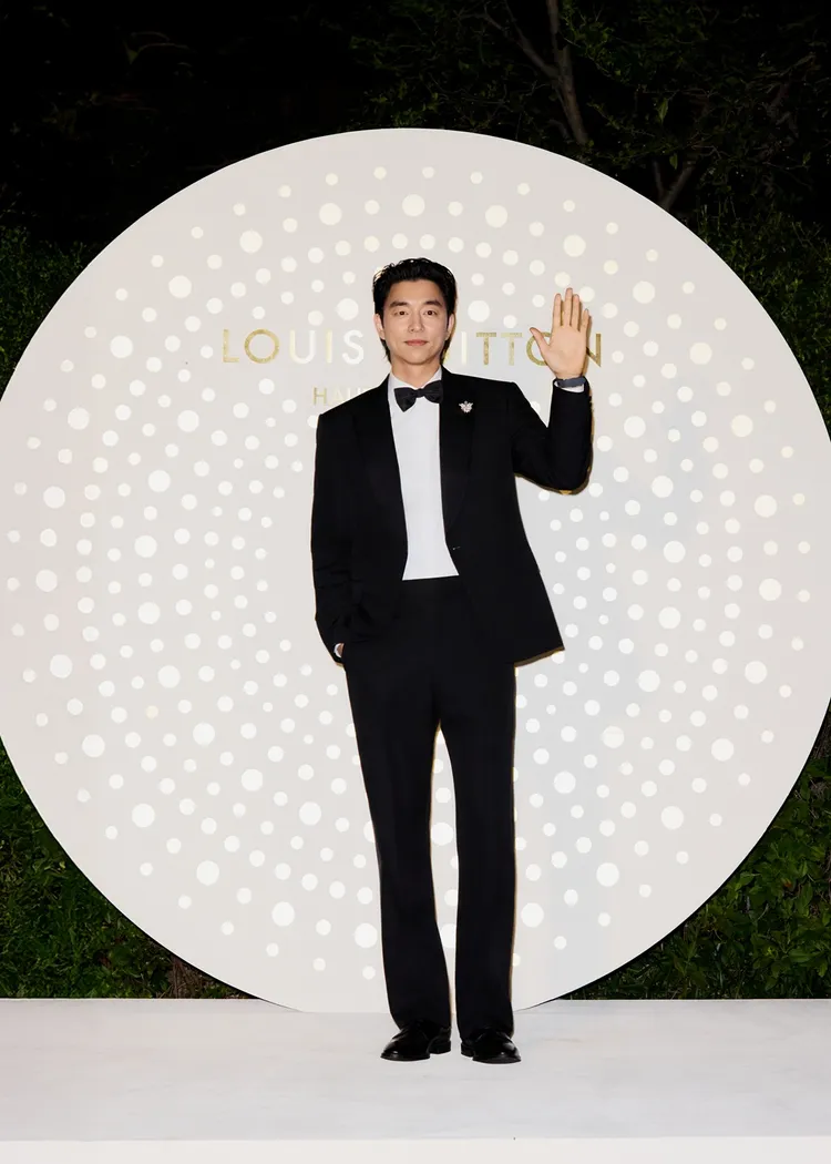 孔劉配戴Tambour Taiko Spin Time腕錶。品牌提供