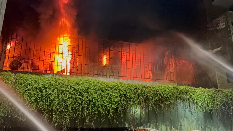 西寧街發生住宅火警，5人獲救，但媽媽已被燒死。翻攝畫面