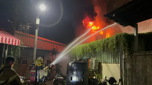台南中西區西寧街住宅大火!5人獲救 2樓發現女焦屍