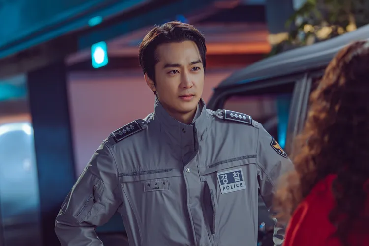 宋承憲在《金子般我的明星》飾演交通警察，因母親過世，臨時取消25日的終映訪問。friDay影音提供