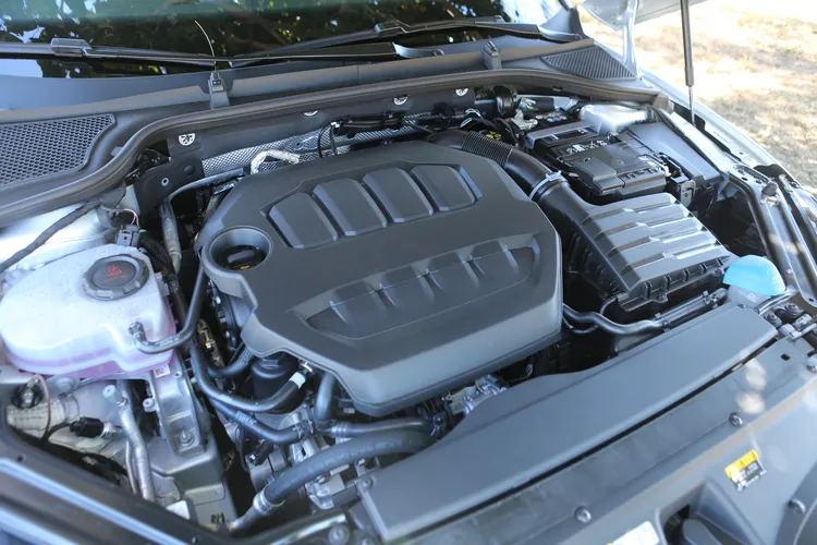 Octavia Combi 2.0 TSI 4x4採用相當成熟的EA888 2.0升渦輪增壓引擎，輸出達204hp與32.6kgm，搭配七速DSG濕式雙離合器，0-100km/h加速僅需6.7秒。林浩昇攝