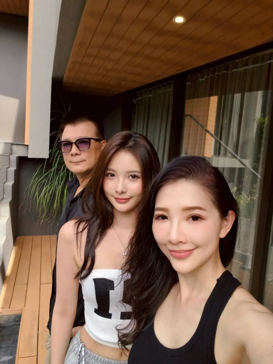 翻摄《蔡诗萍》粉专