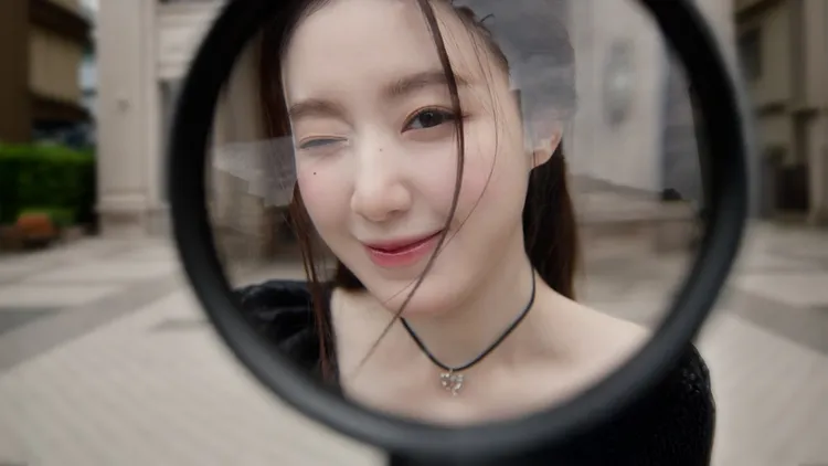 舒華Talk Concert首登台北，化身「鑑定師」，「打破第4道牆」邀粉絲「尋寶」，打造沉浸式尋寶體驗。電通娛樂提供