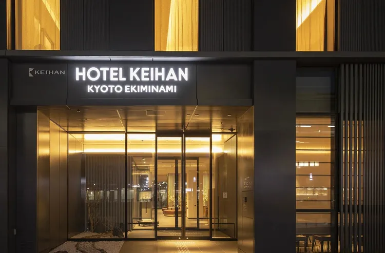 京阪京都站南飯店鄰近京都車站，散發現代日式禪意。業者提供