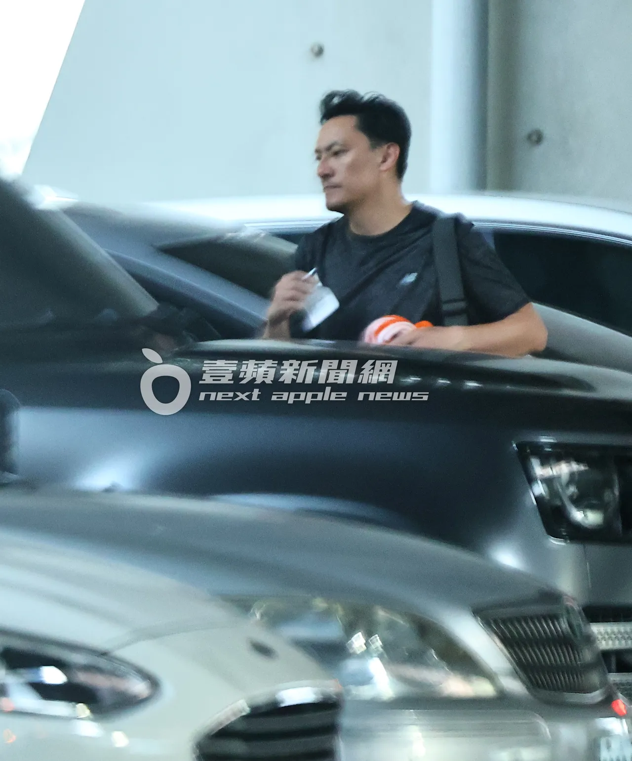 张震到新生高架桥下取车。特勤中心摄