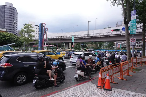 公館圓環改正交路口今通車!機車左轉動線調整、公車站位大變動