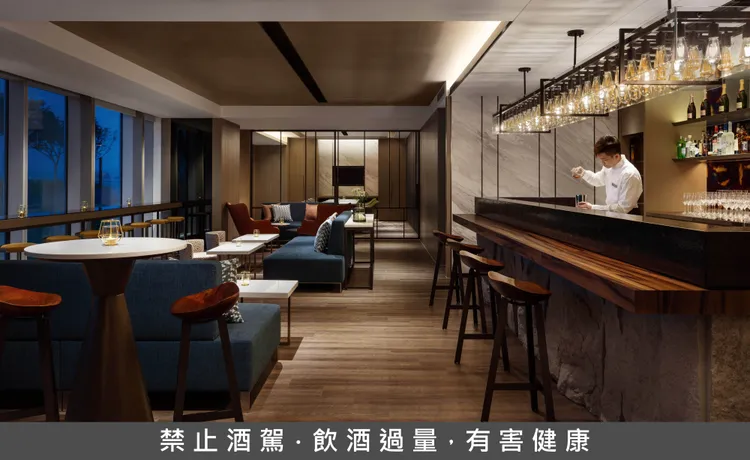 預訂的賓客更有機會於當日抽中 MJ Kitchen自助餐廳雙人餐券，限量席次90位，即日起僅在KLOOK獨家線上販售，優惠價1880元，售完為止。台北國泰萬怡酒店提供