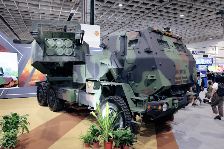 陸軍海馬士多管火箭發射車，首度在國防航太展亮相。李俊毅攝