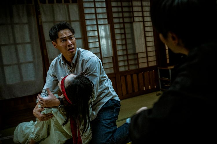 大法師驚悚再現！楊祐寧遭孕妻壓制在地　他目睹中邪場面手腳發軟