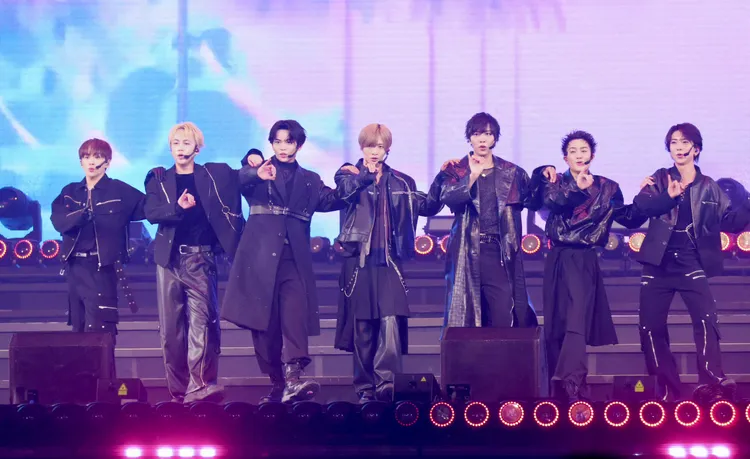 IMP.又唱又跳，老闆瀧澤秀明在台下盯場。莊宗達攝