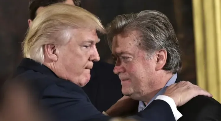 巴農（右）是川普第一次當選總統時的選戰操盤手。資料照片