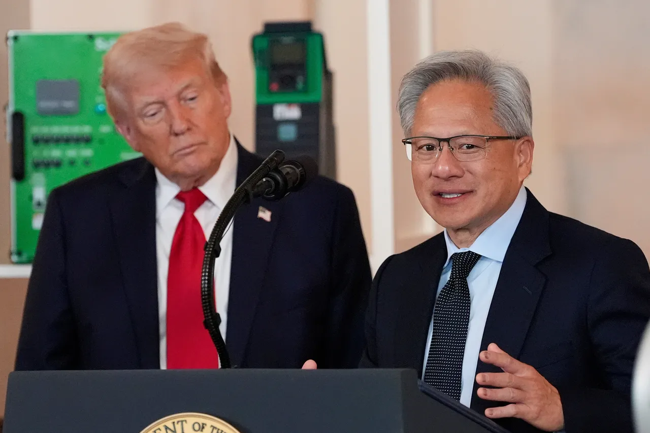 巴农要求禁止黄仁勋(右)再进白宫与美国总统川普(左)会面。美联社