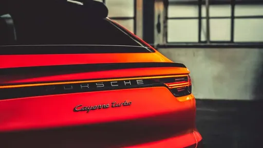 Porsche新三排SUV開發方向 首發燃油/混合動力、純電版暫時不急