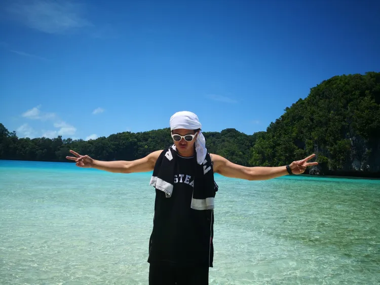 小鬼黃鴻昇七年前曾在帛琉出外景。翻攝KID臉書