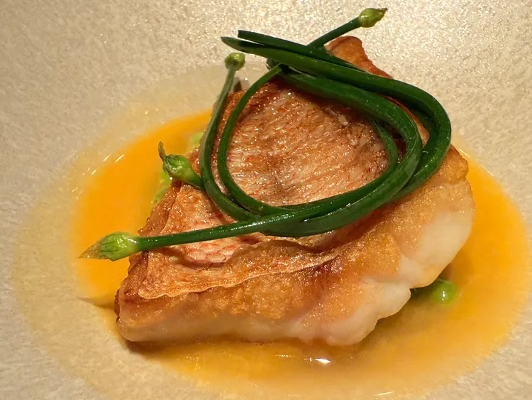 馬頭魚佐紹興雞湯。陳揚盛攝