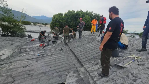 馬太鞍搜救Day4|15死、69傷、7失聯 獲救6歲女童「阿公阿婆」遺體埋厚土搜救畫面曝