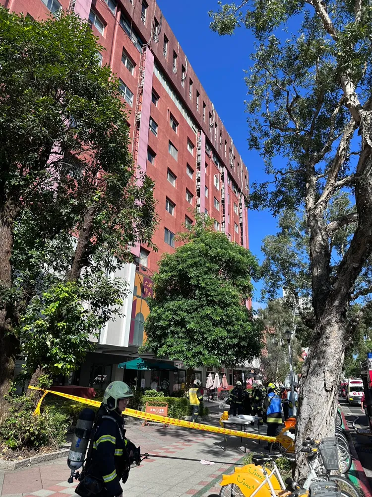 警消前往灌救。讀者提供