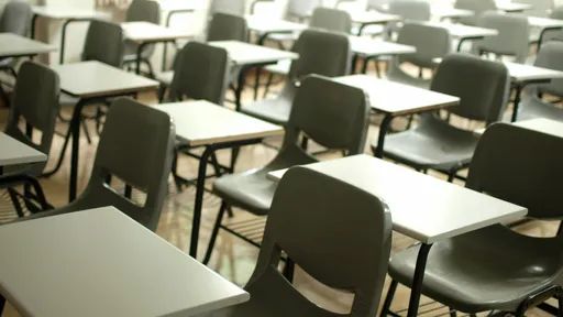 4少年教室轮流性侵15岁女同学 拍过程po网学生疯传