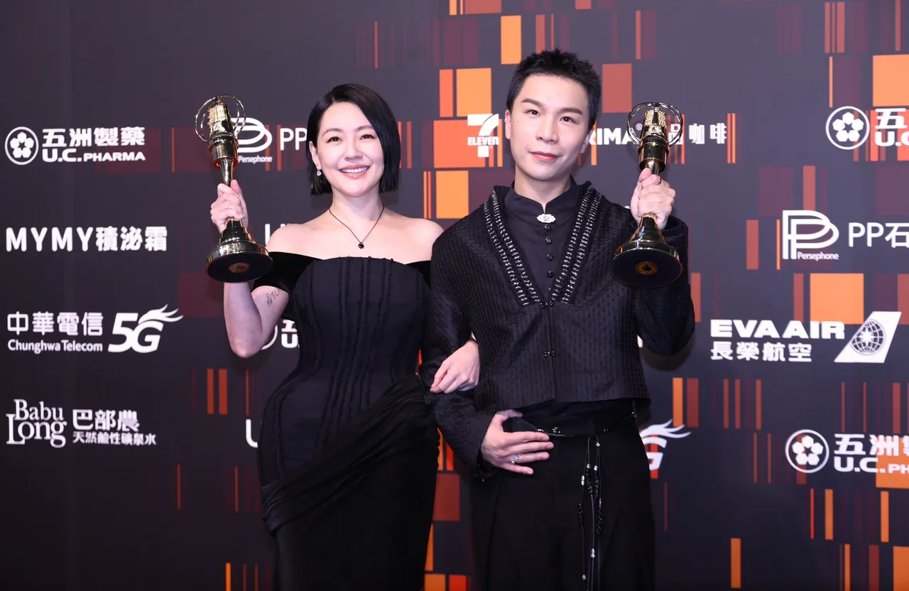 小S与派翠克拿下综艺节目主持人奖。庄宗达摄