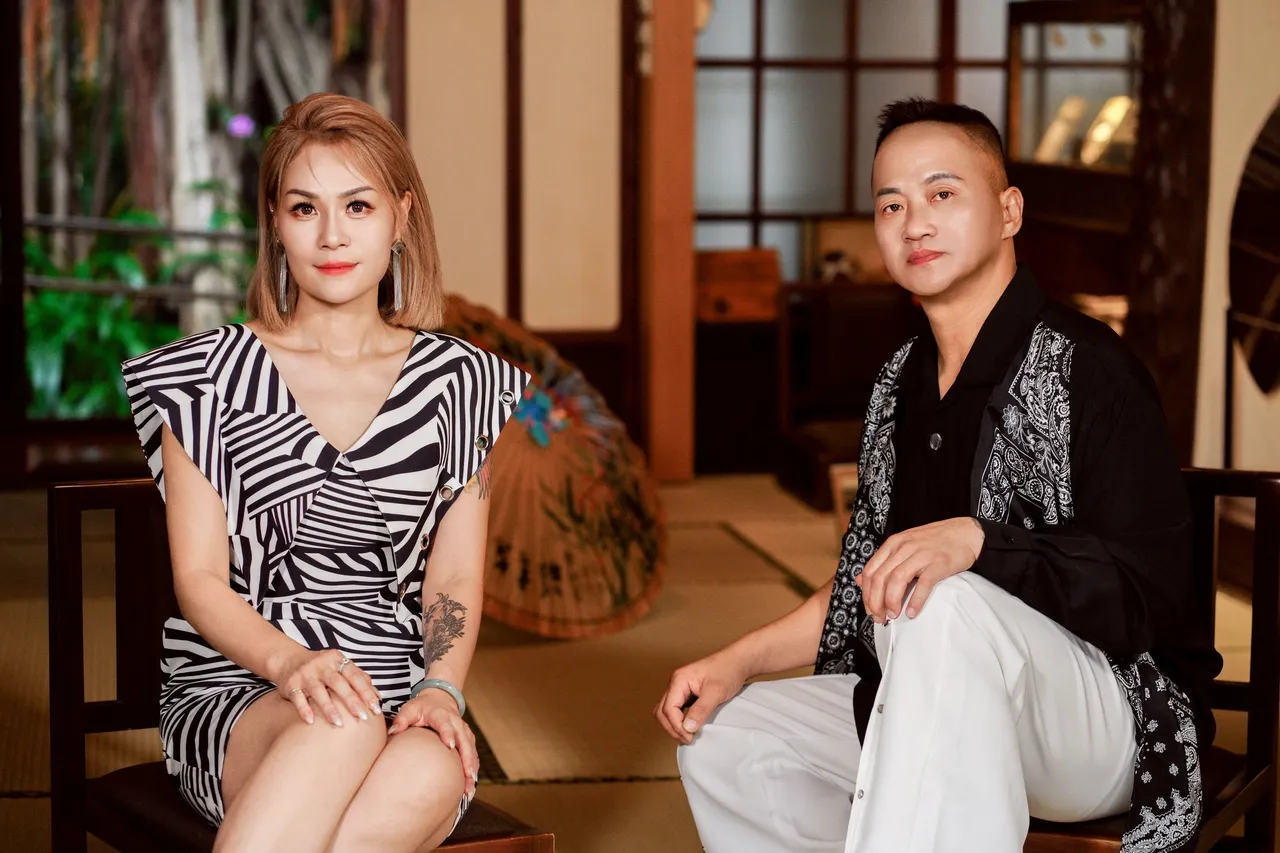 黑鹰娶回美娇娘芷琦。黑鹰x芷琦提供