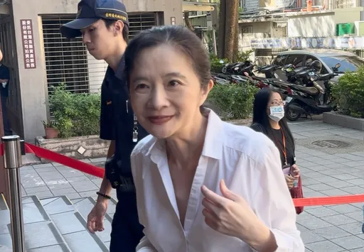 自嘲京华城案「最佳女配角」 应晓薇控被入罪:检要柯文哲一枪毙命