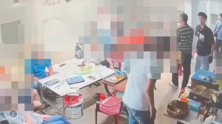 三峽警方今年破獲貨櫃屋職業賭場，逮捕負責人與場主2人以及11名賭客。翻攝畫面