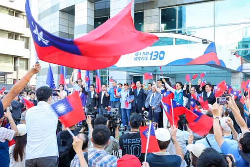 國民黨自辦國慶升旗 6黨魁候選人齊聚唱國歌