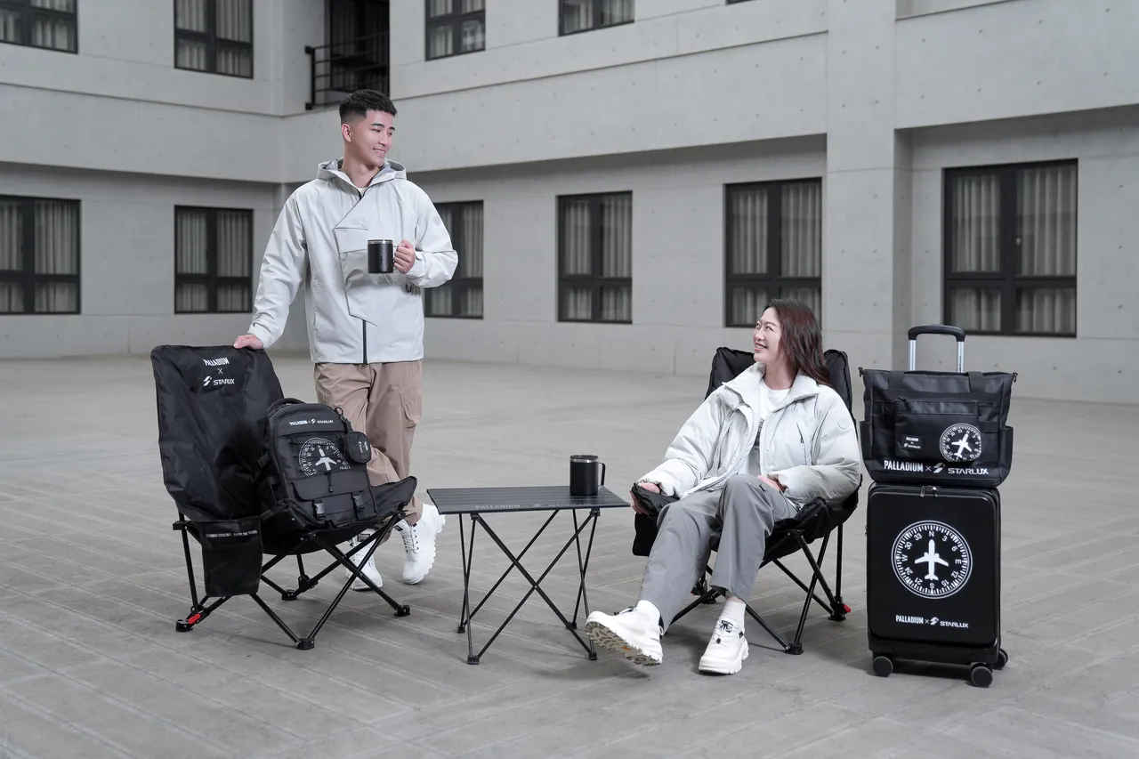 星宇航空机务人员以PALLADIUM服饰自在切换惬意下班生活。品牌提供