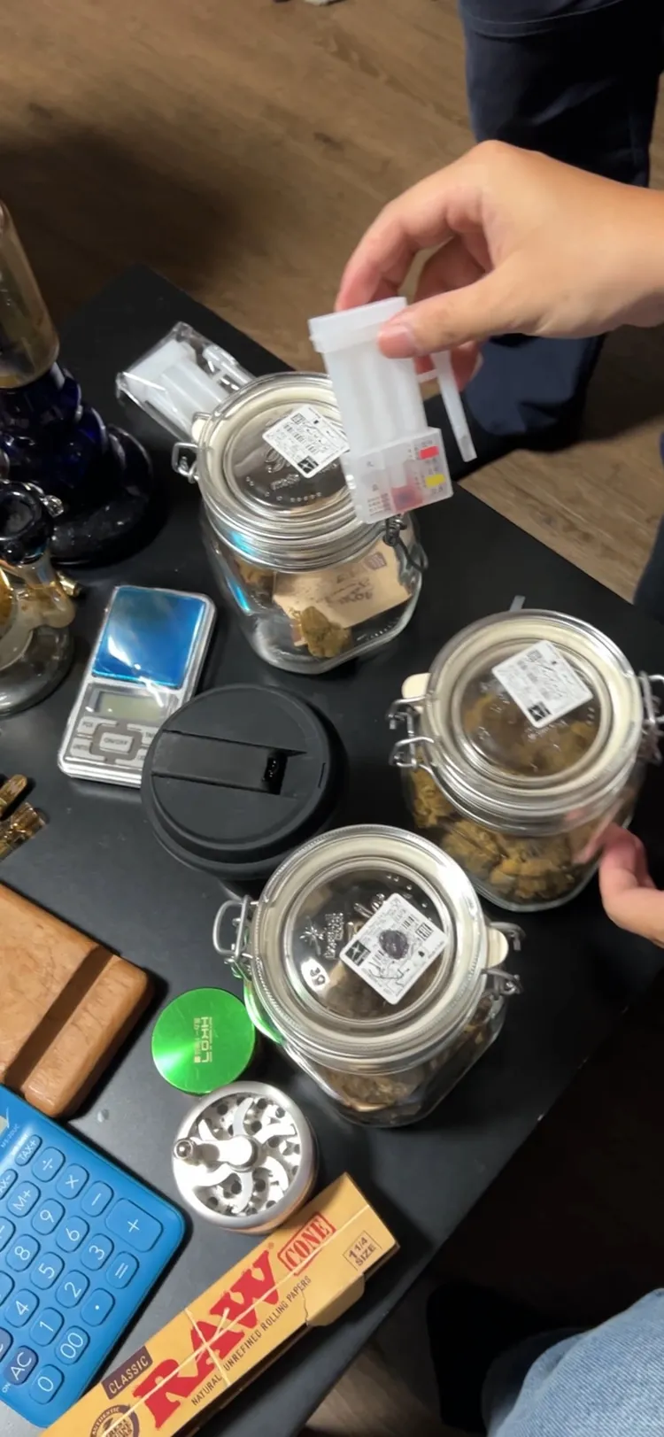 為挖掘大麻施用黑數，「0917查緝施用大麻黑數專案」查獲涉嫌栽種、吸食及持有大麻245人。翻攝畫面