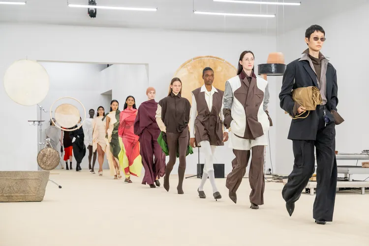 ISSEY MIYAKE 2026年春夏系列。品牌提供